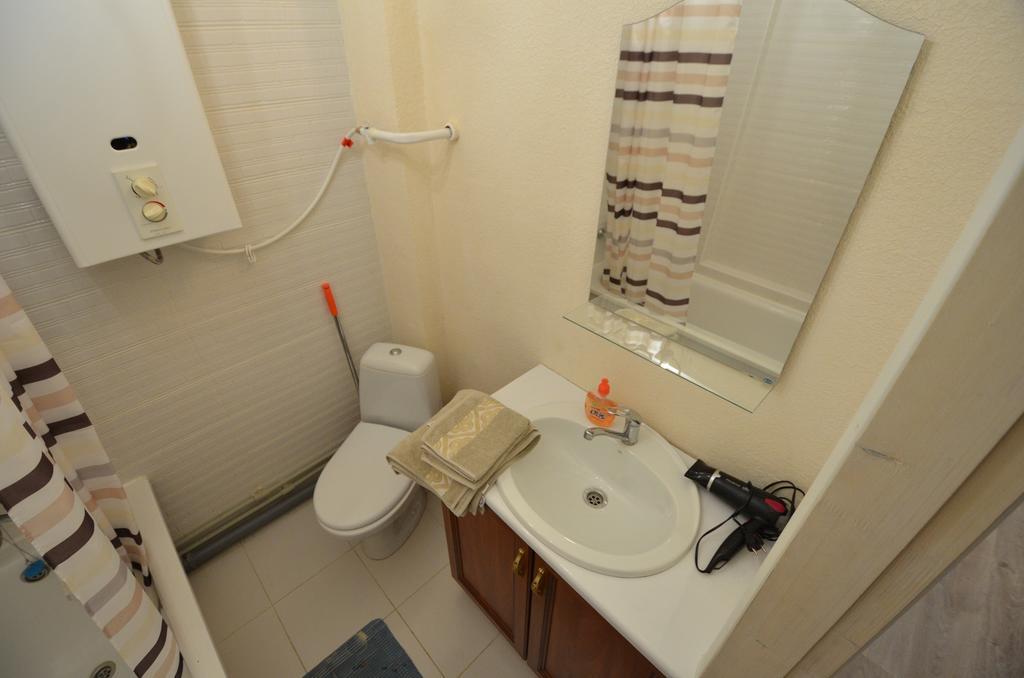 Apartments On Sobornaya Street Near The Waterfront Mykolaiv Room photo