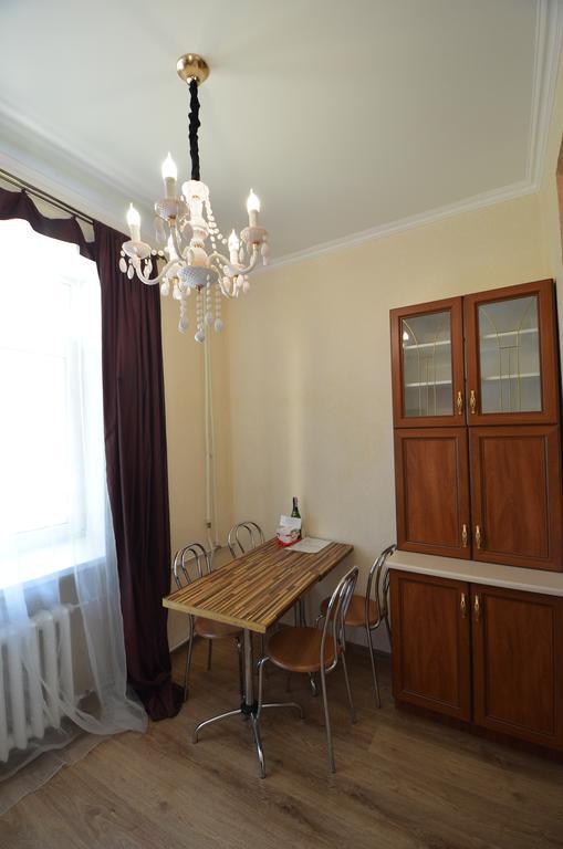 Apartments On Sobornaya Street Near The Waterfront Mykolaiv Room photo